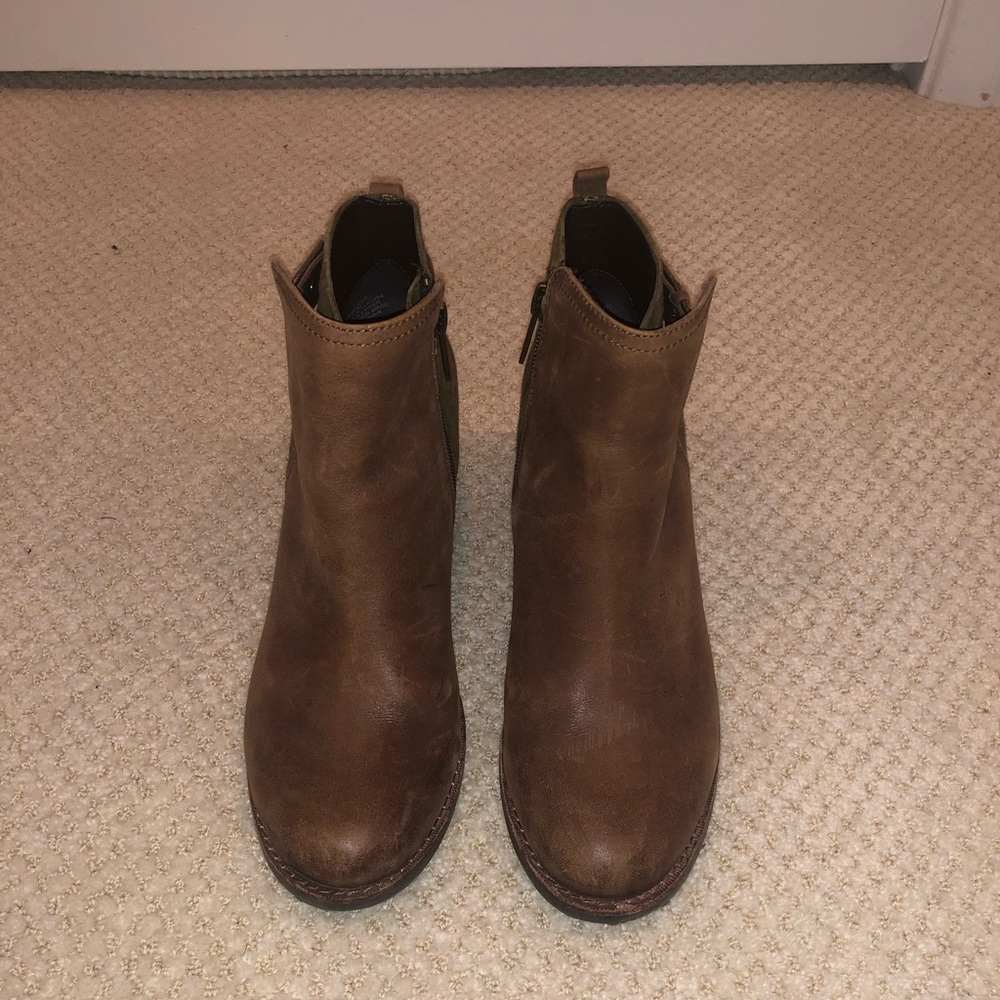 Ambrose Sperry women’s ankle booties